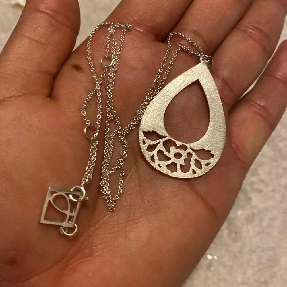 Necklace - Picture 2 of 3